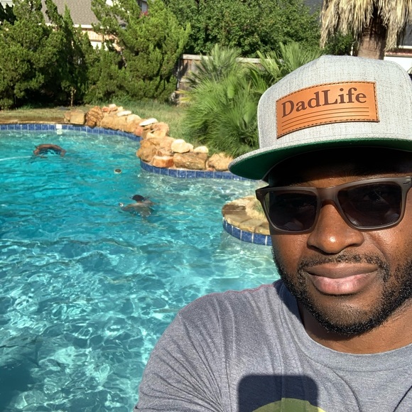 Meet your Posher, Pierre - Picture 2 of 9